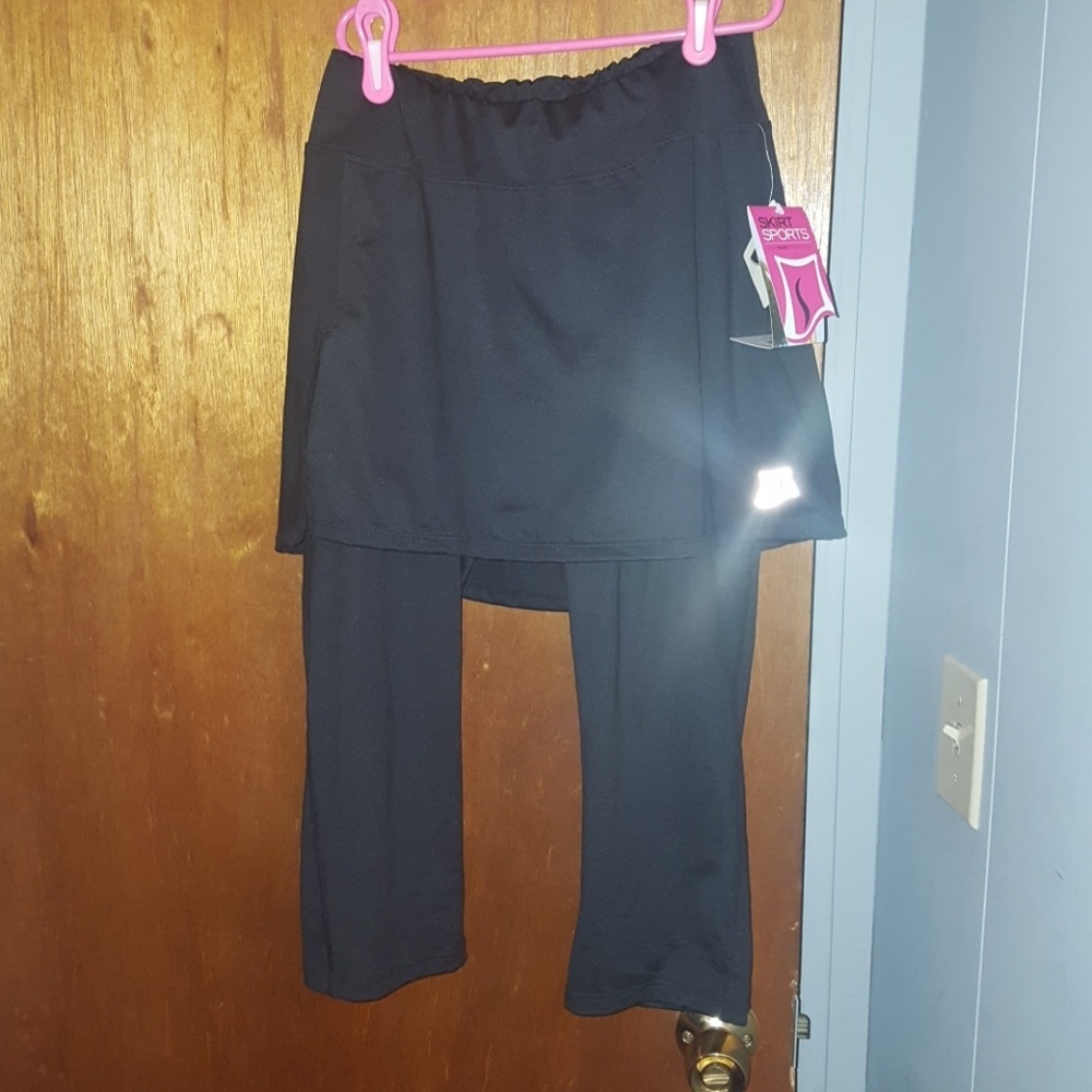 Skirt sports spinnin kicks