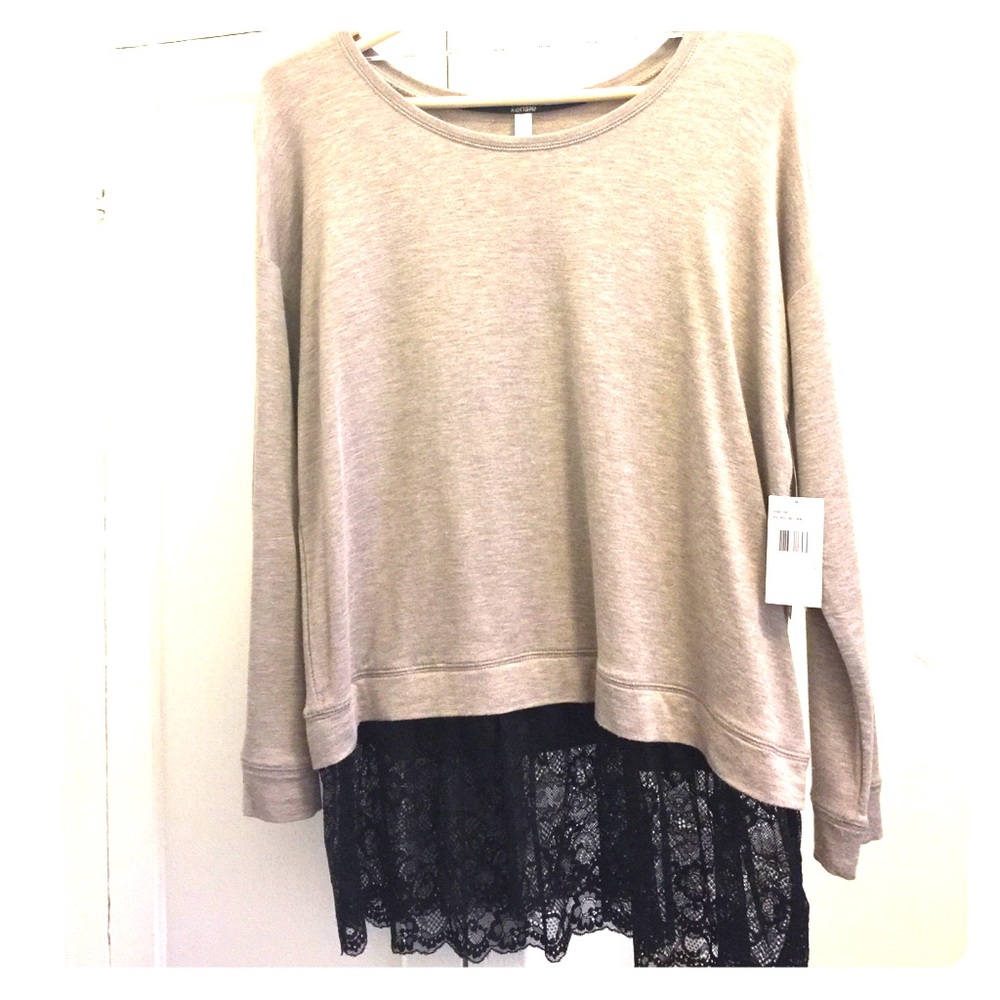 Kensie Layered Lace Blouse / Medium