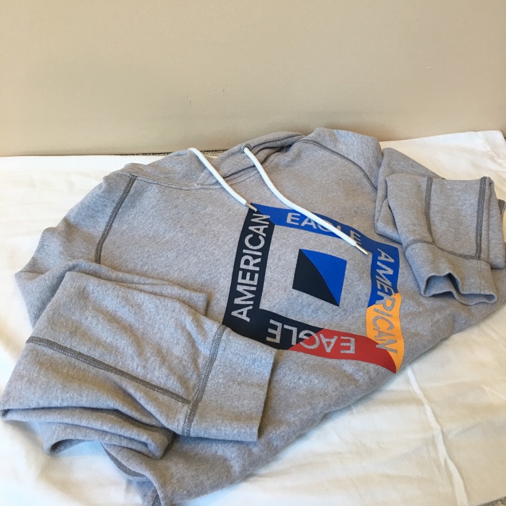 AEO Men’s Graphic Hoodie