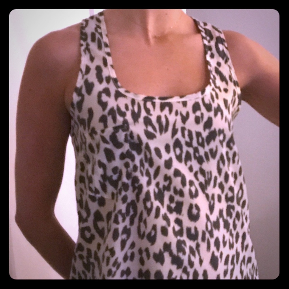 AQUA Snow leopard tank.