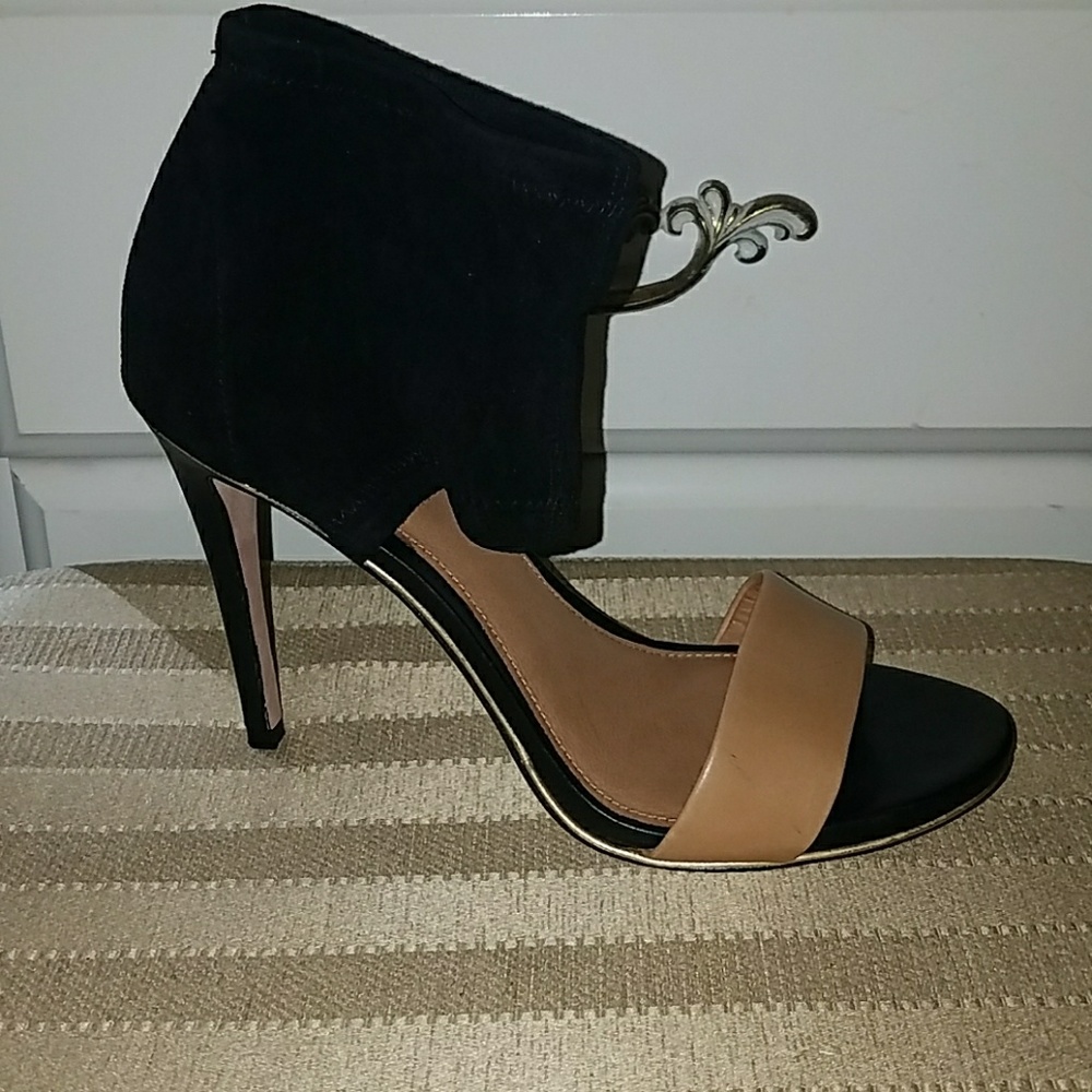 Coach Jennifer Worn once