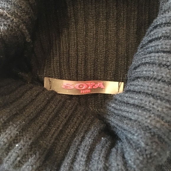 Trendy Asymmetrical Soya top w/ bell sleeves - Picture 2 of 3