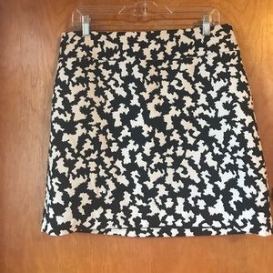 LOFT size 10 nwt black and white skirt