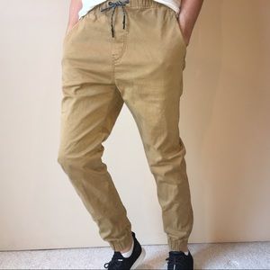 AEO Men’s Khaki Jogger