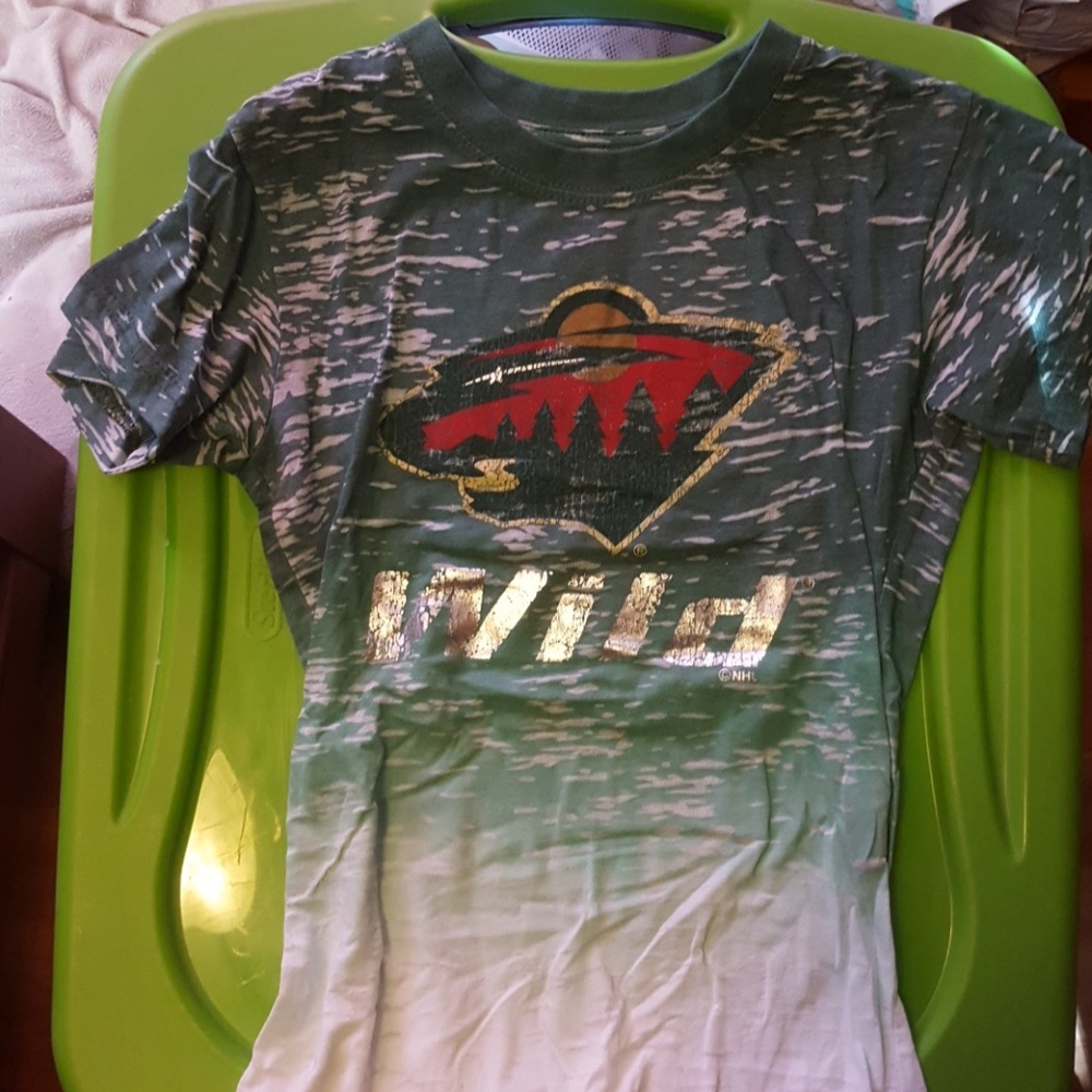Girls mn wild t shirt