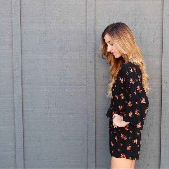 black floral romper - Picture 2 of 6