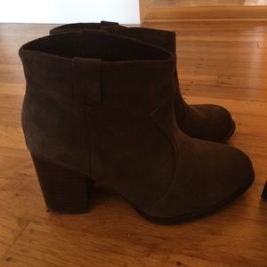Splendid Lakota Booties in Mink