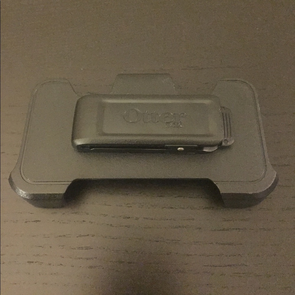 🎀 SOLD 🎀 Otterbox iPhone 5 Belt Clip