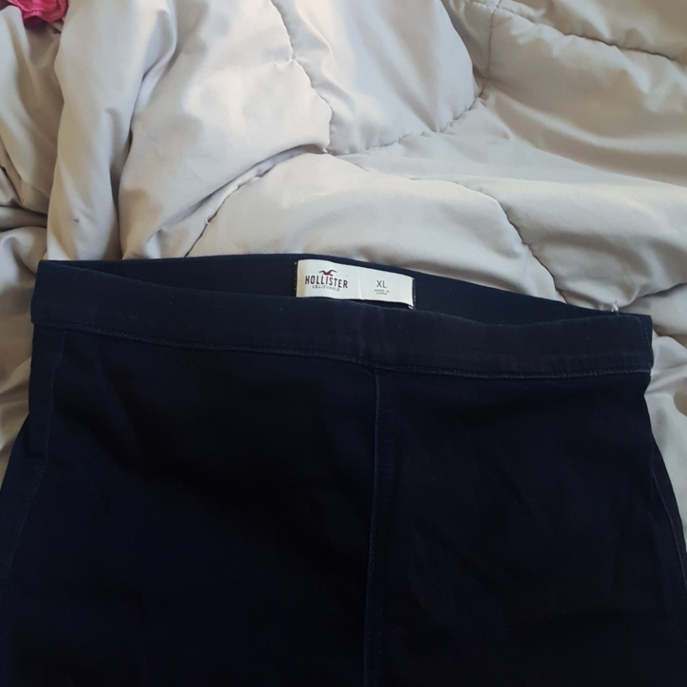 Hollister pull up leggings.