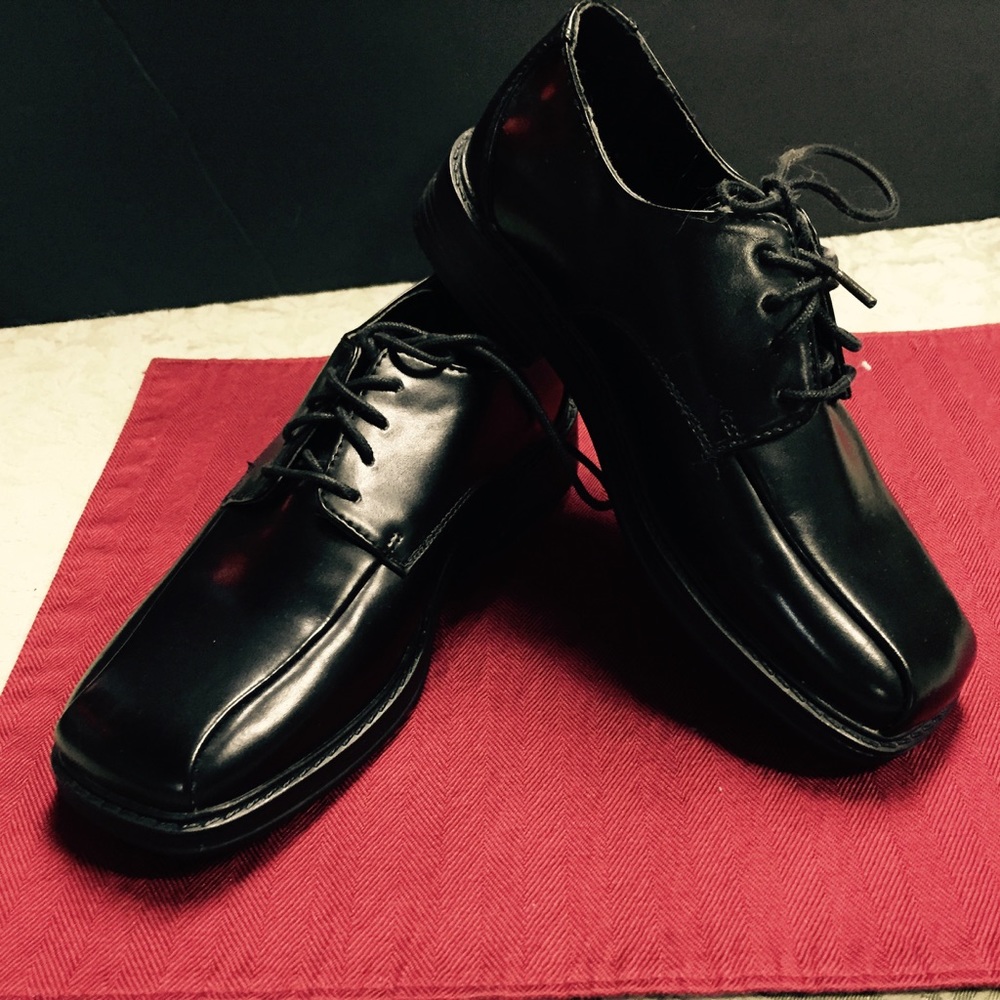 Kerry kids shoes black classic new size 4