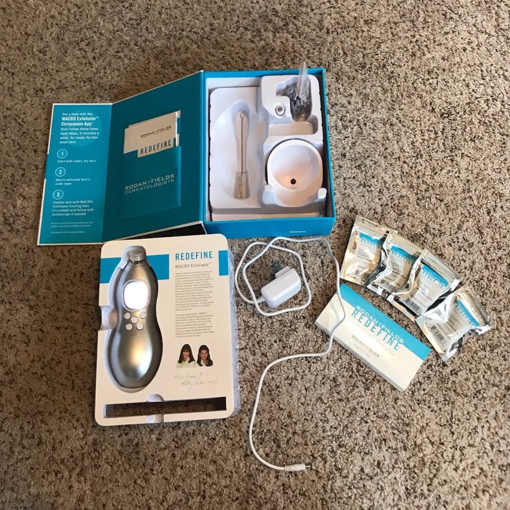 Rodan and Fields Redefine Macro Exfoliator