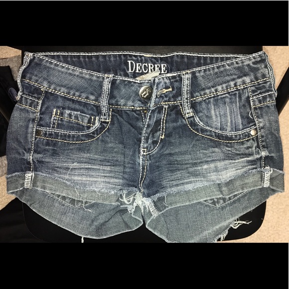 DECREE Jean Shorts - Picture 1 of 3