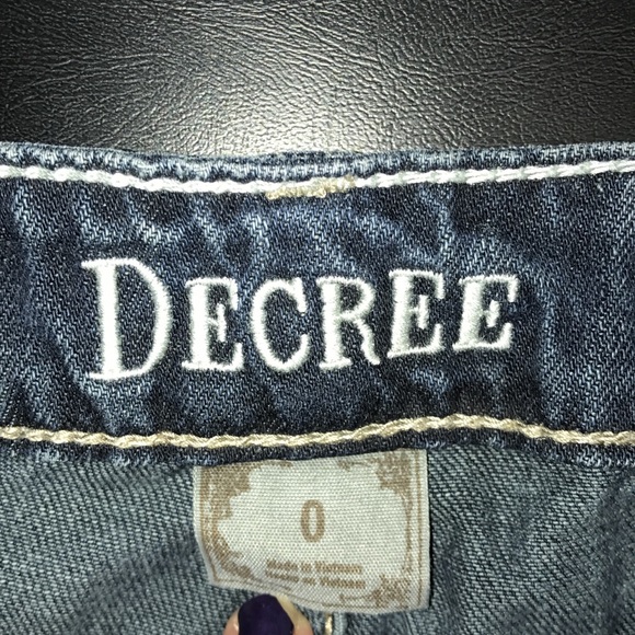 DECREE Jean Shorts - Picture 3 of 3