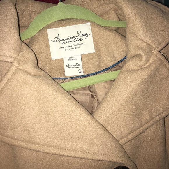 Beige/tan coat - Picture 4 of 5