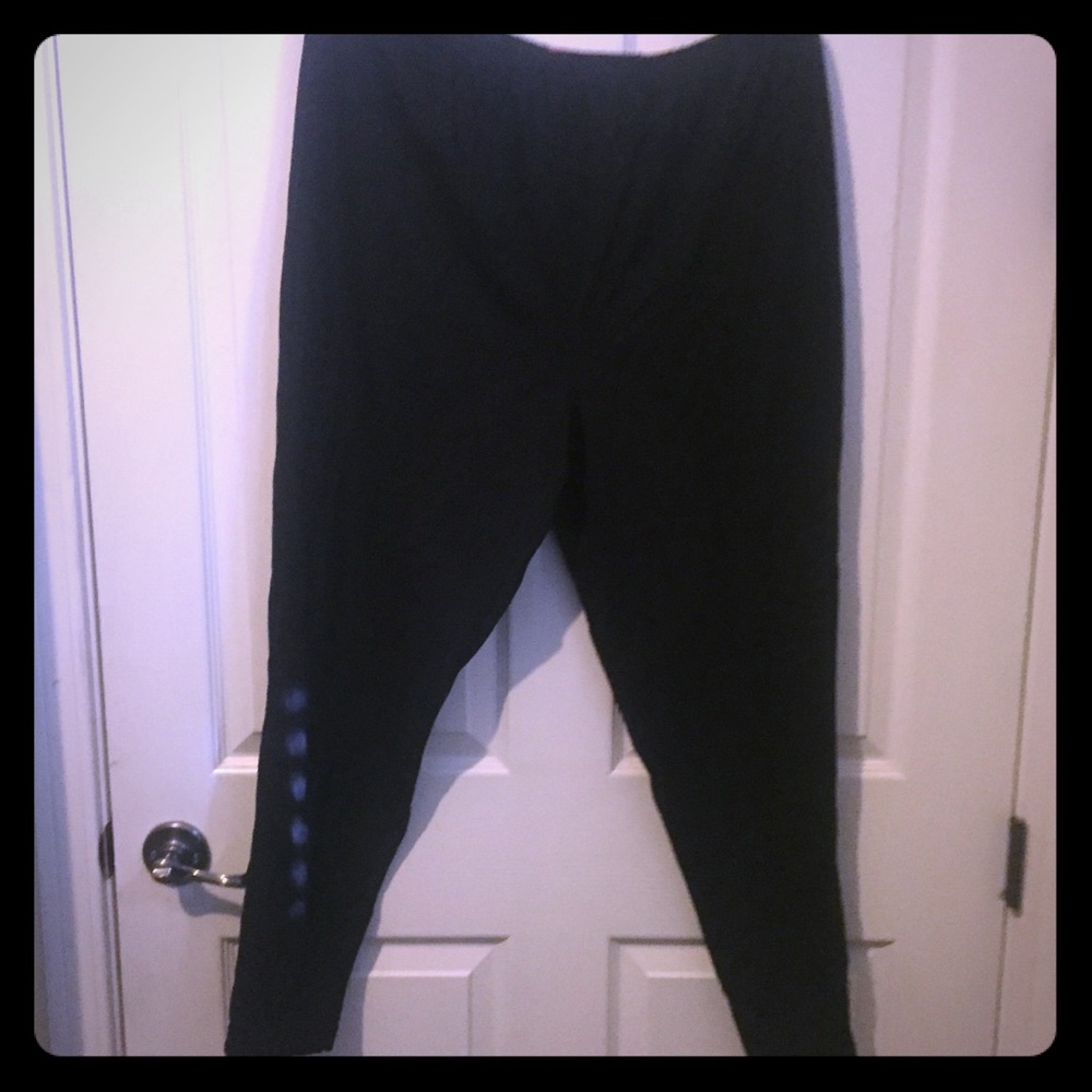 Solid black leggings 2x fit like 3x