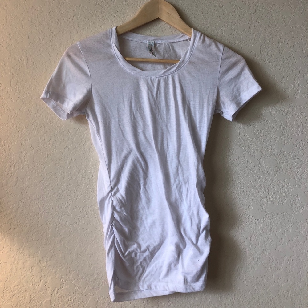 White fitted tee