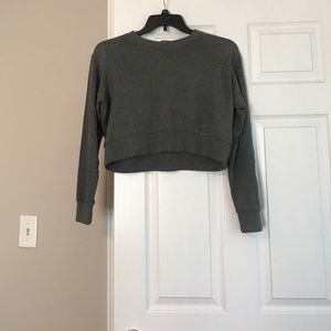 🌼Make An Offer🌼 H&M Gray Cropped Sweat Shirt