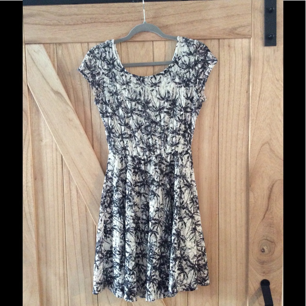 Dress (M)