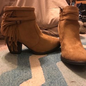 Camel/brown suede fringe booties