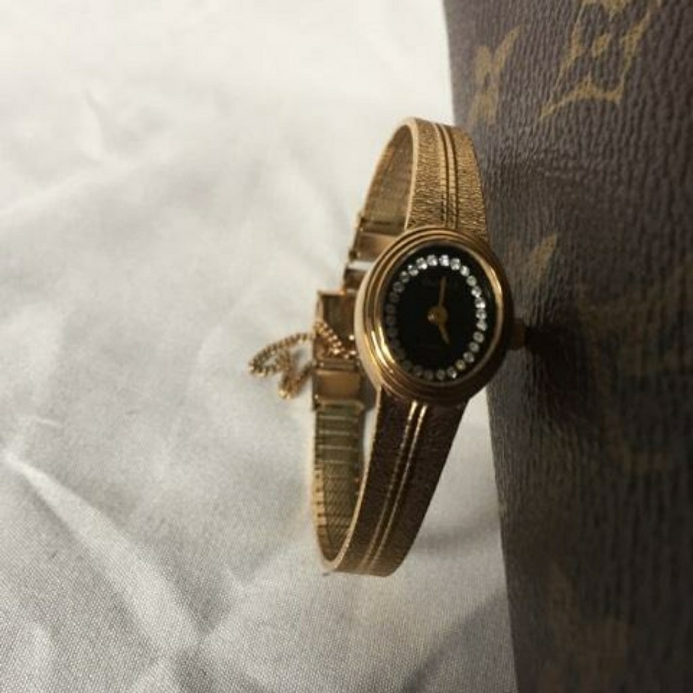 Lovely 18k gold watch