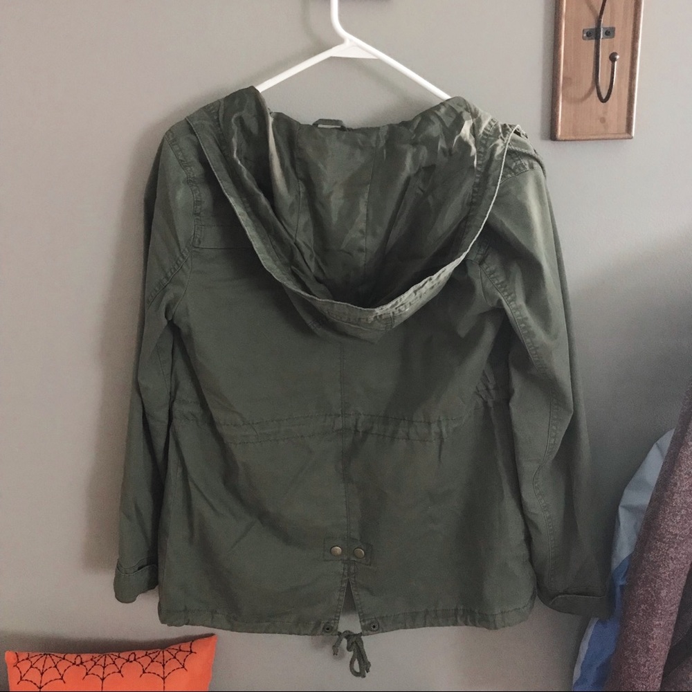 🐢 Olive jacket 🐢 - Picture 2 of 7