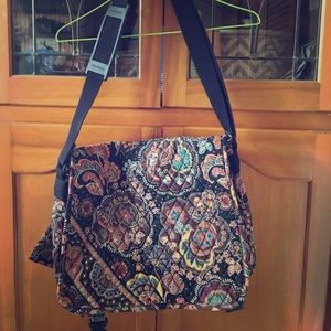 Vera Bradley messenger bag- adjustable strap