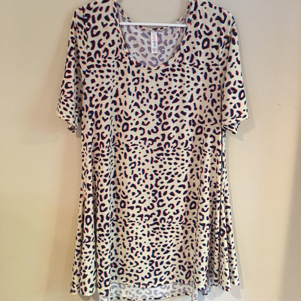 Lularoe Leopard Print Perfect T - VHTF! Like new!
