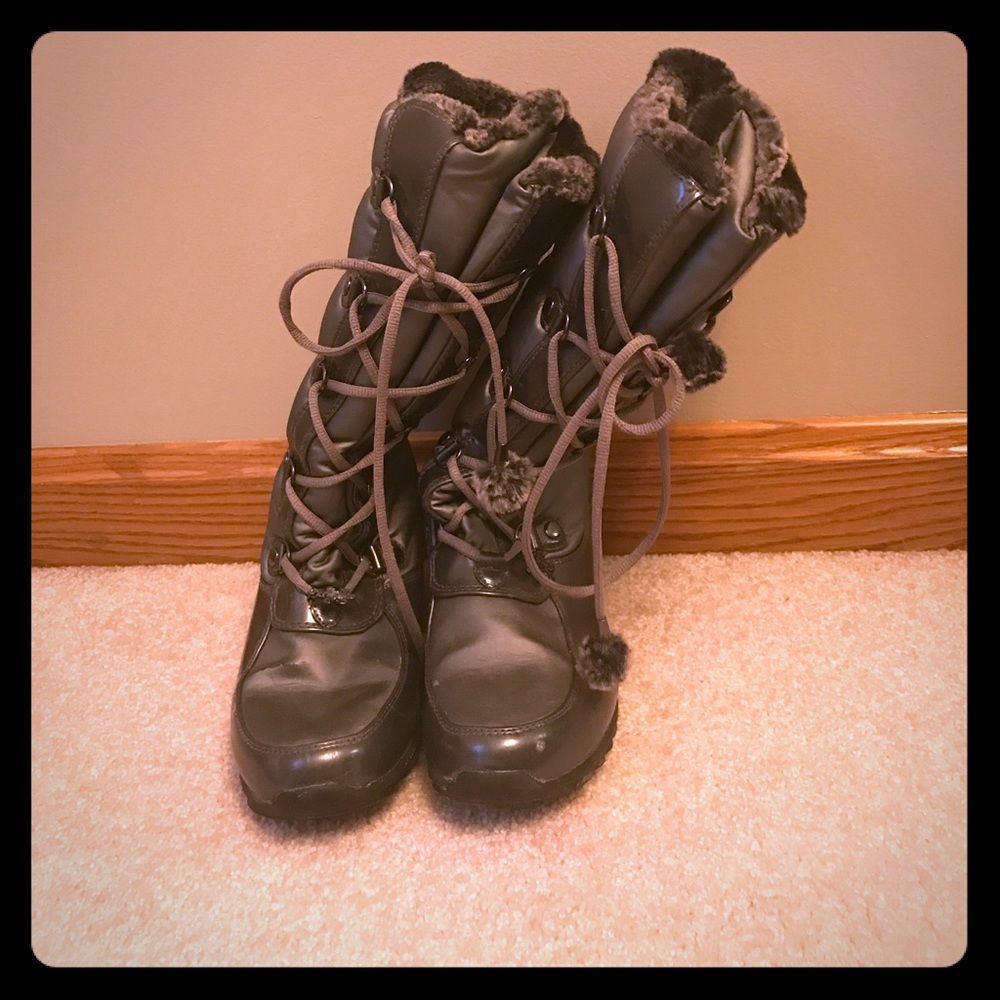 Almost new Totes winter boots