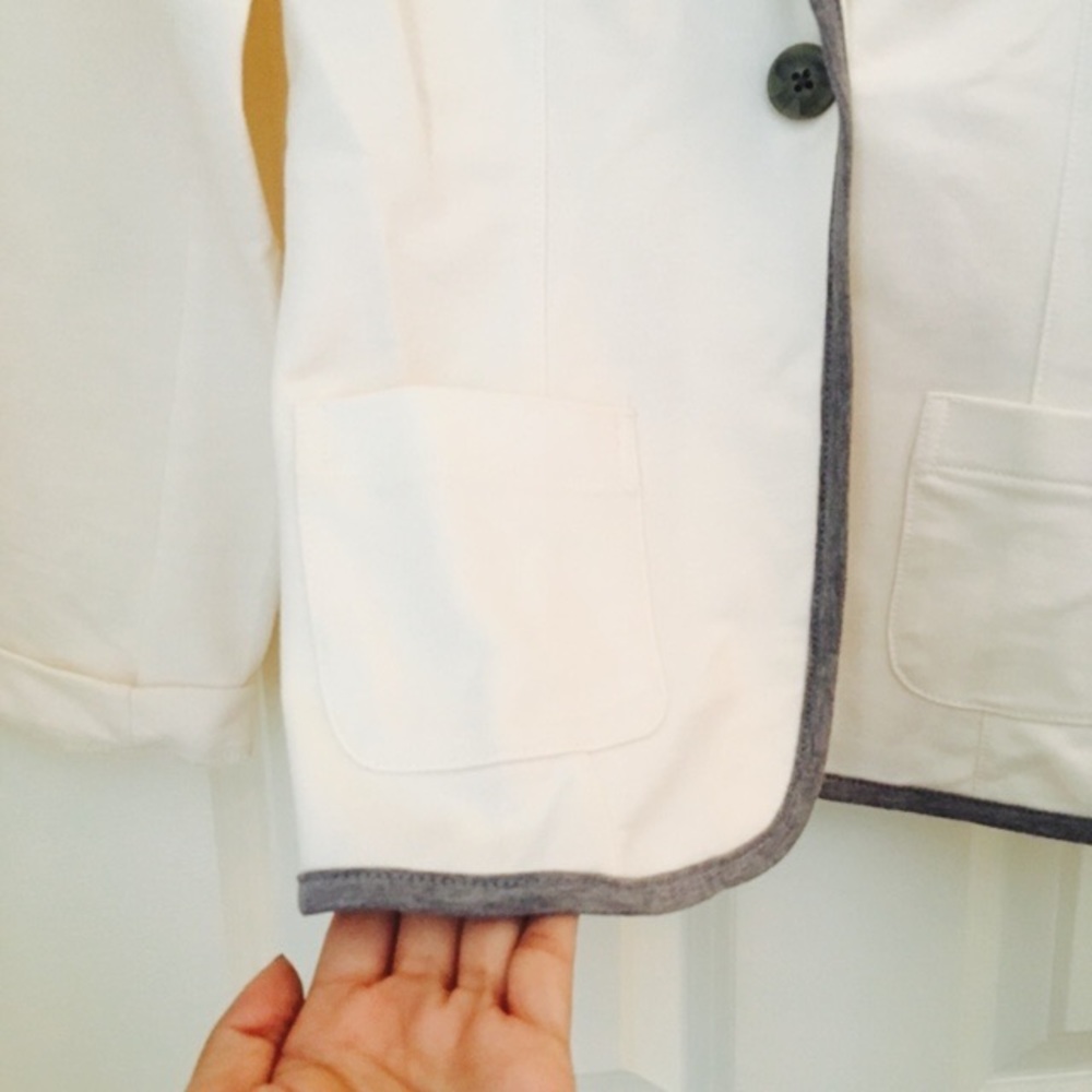Blazer - Picture 4 of 5