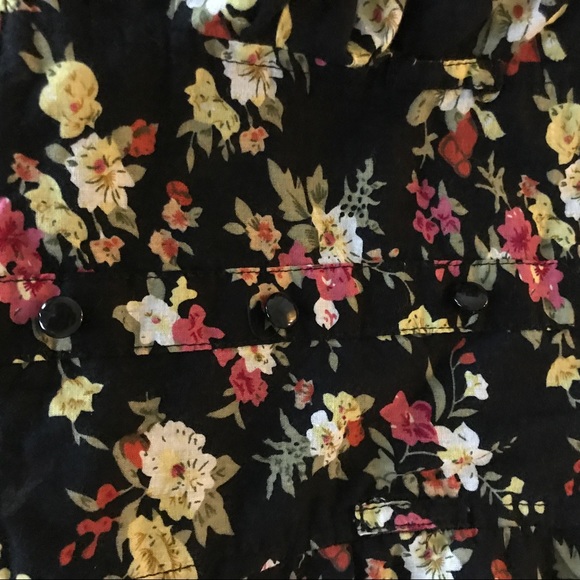 Floral Ruffle Top - Picture 4 of 5