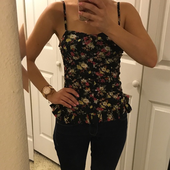 Floral Ruffle Top - Picture 2 of 5