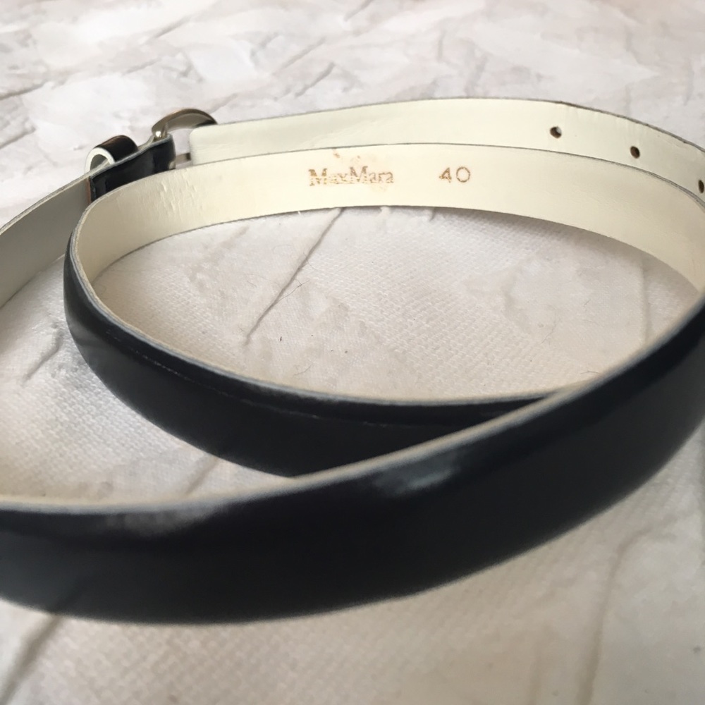 Max Mara Navy blue leather belt
