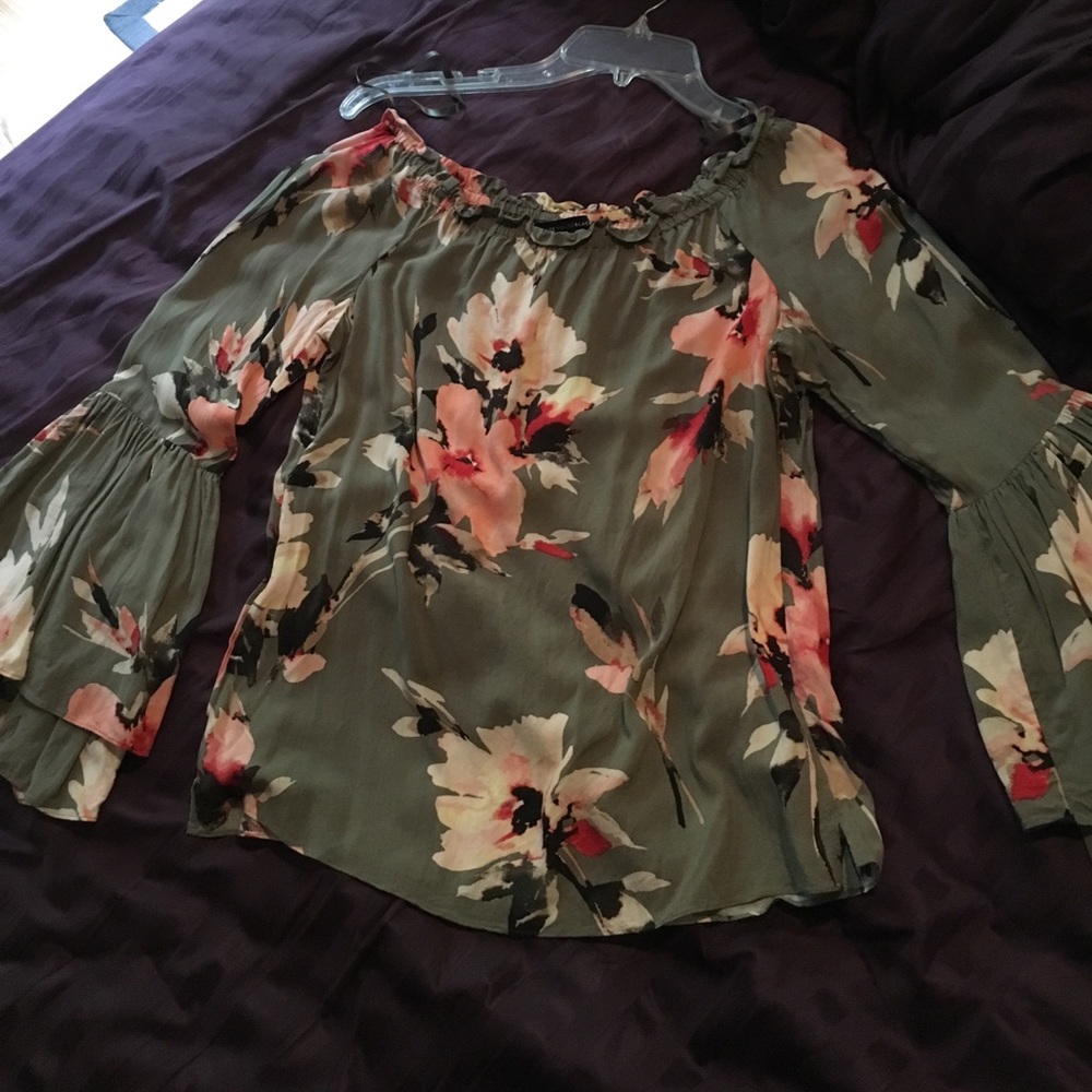 WHBM patterned off the shoulder top