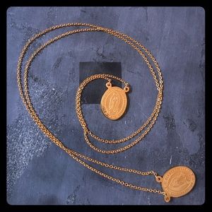 Gold Pendant Necklace