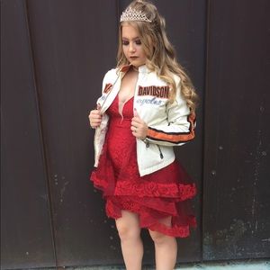 Clarisse 2017 size 8