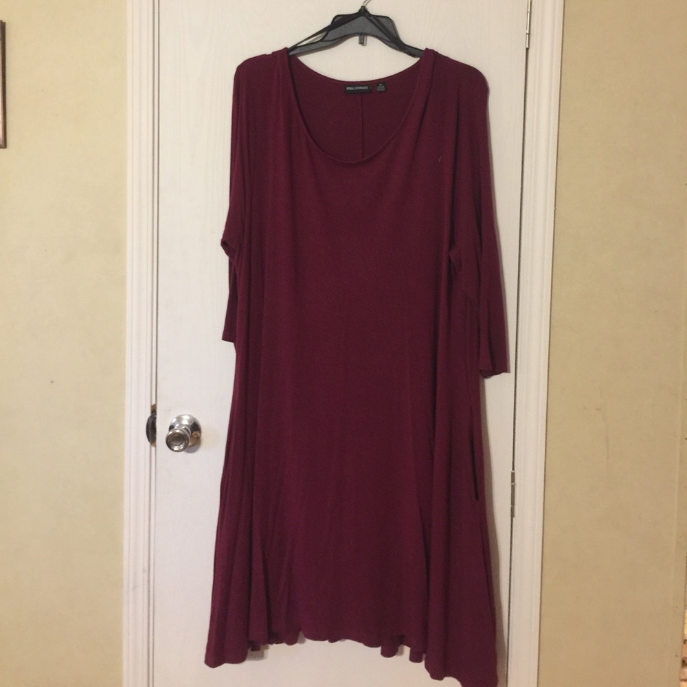 Plus Size dress 👗 3/4 Burgundy