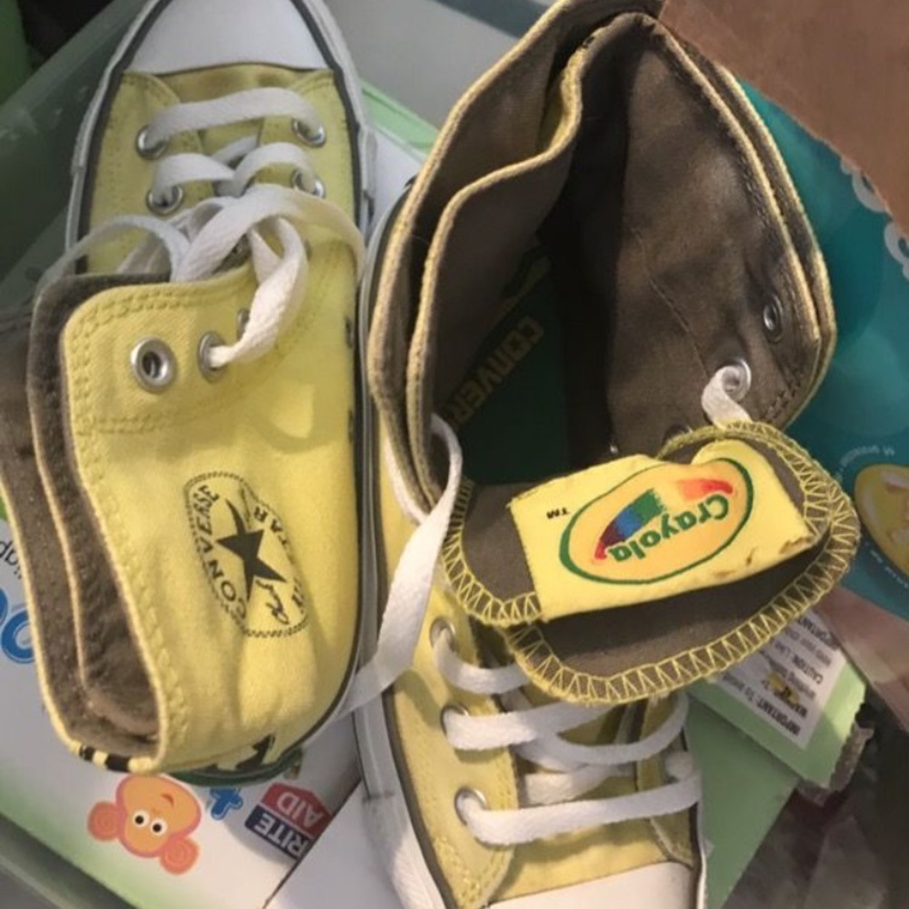Youth Crayola converse