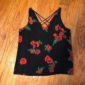 🎉HP🎉 Black & Floral Print Express Top