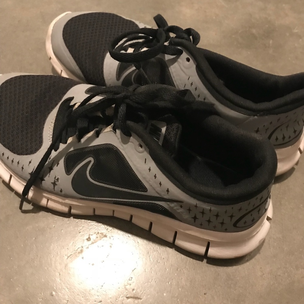 Black and Gray Nike Free Run 3