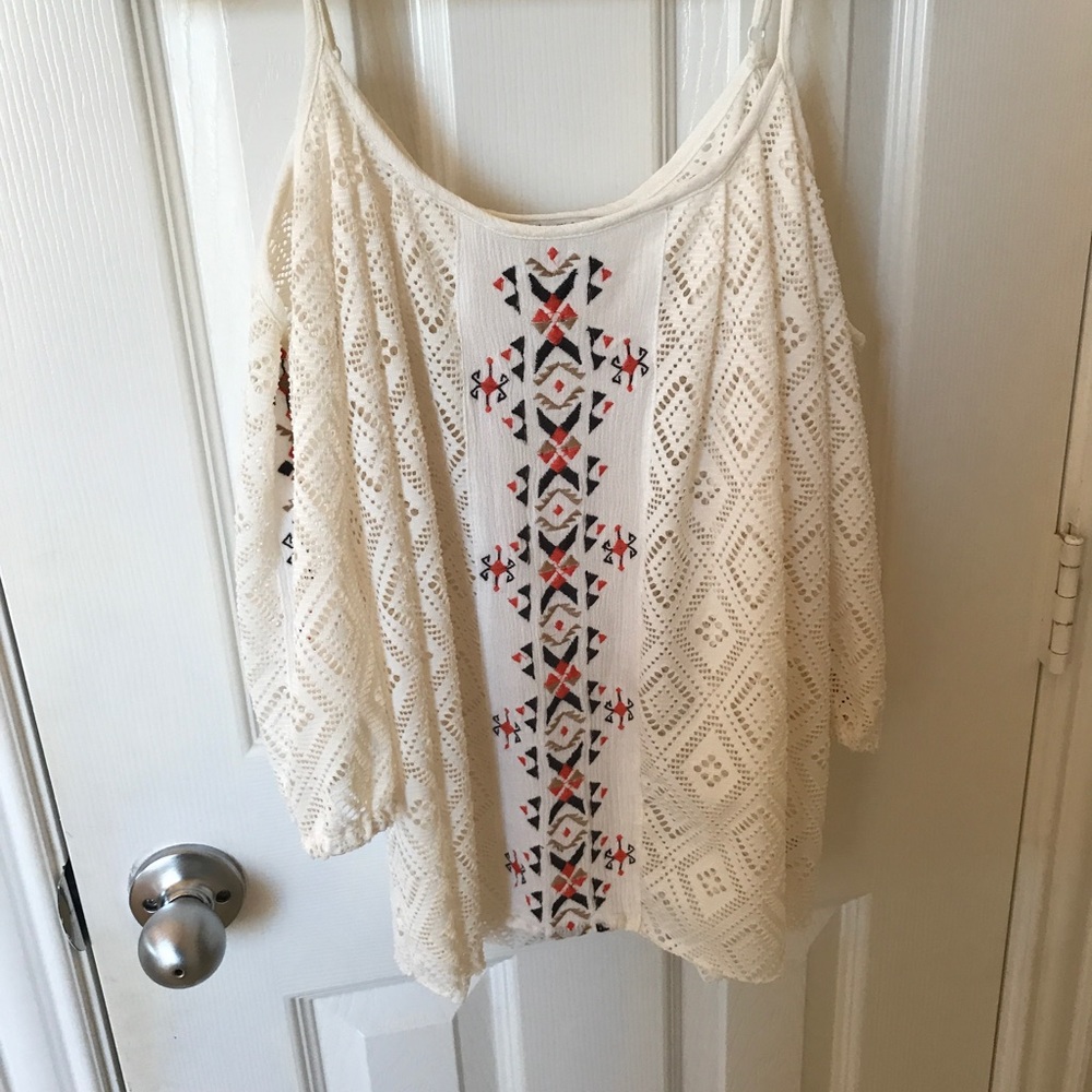 Cold shoulder miss me top