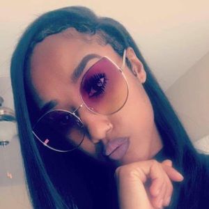 Meet your Posher, Armahni