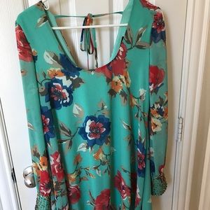 Beautiful dress with beaded detail on the sleeves