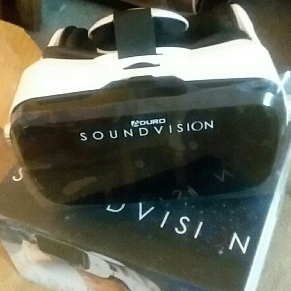 Virtual reality glasses