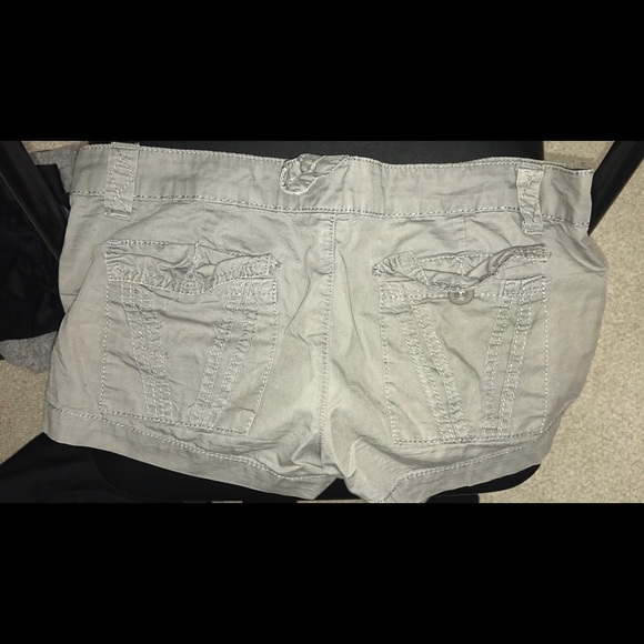 Vanity Shorts - Picture 2 of 4