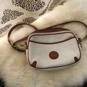 SALE Vintage Dooney & Bourke Crossbag