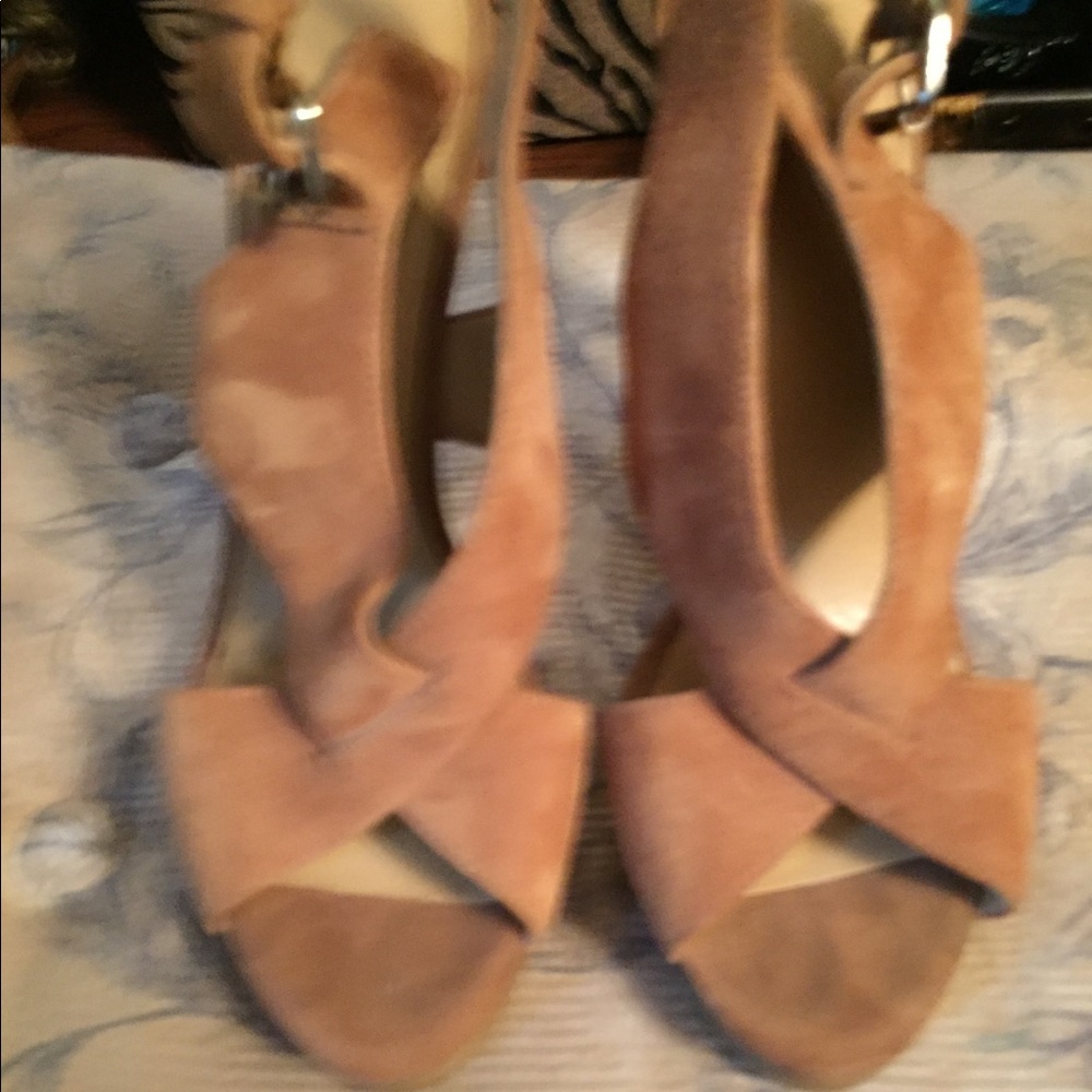 Nine West nude, suede 4 3/4 in heels