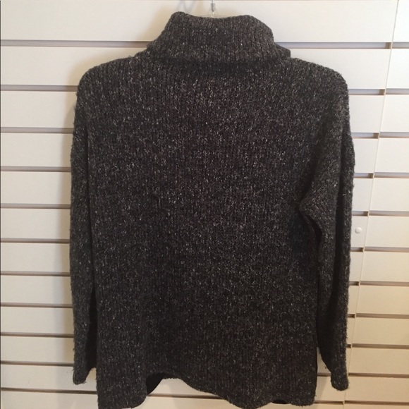 Splendid turtleneck sweater side seam pockets. - Picture 4 of 6