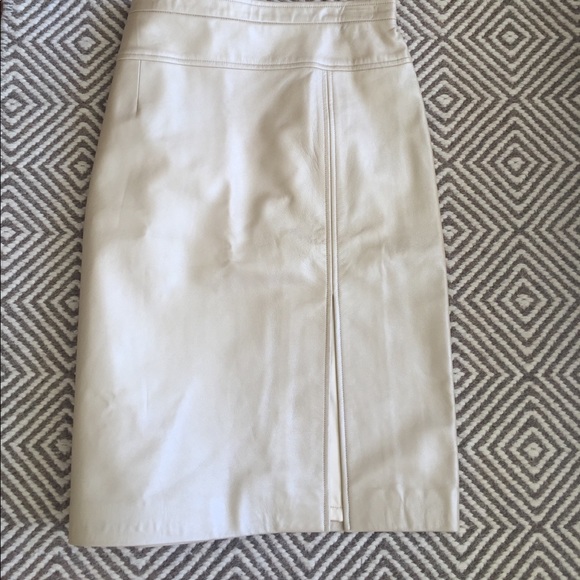 Escada pearlized golden beige real leather skirt - Picture 4 of 7
