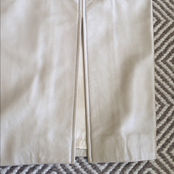 Escada pearlized golden beige real leather skirt - Picture 3 of 7