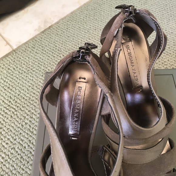 BCBG heels! - Picture 2 of 4